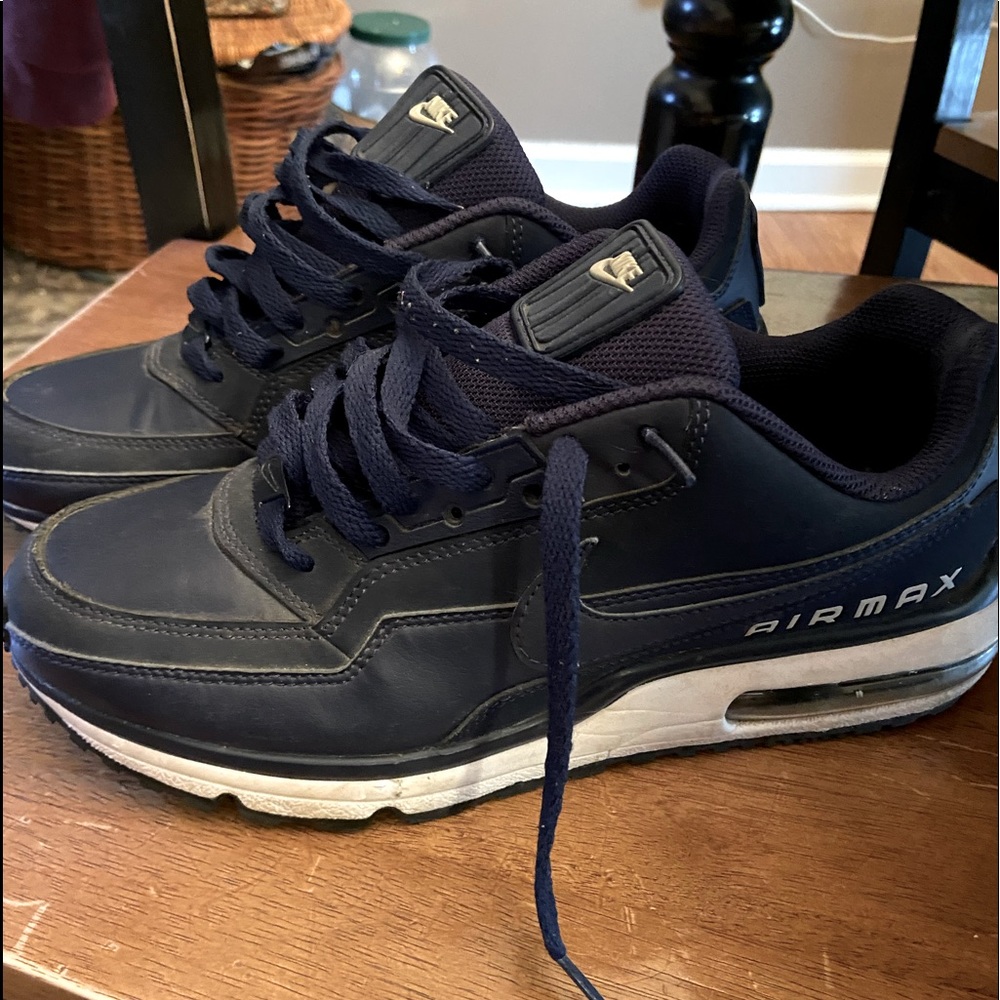 Men’s air max sneakers navy blue